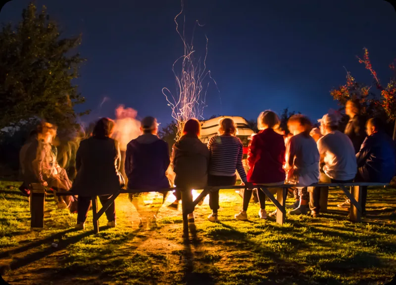 From Strangers to a Circle